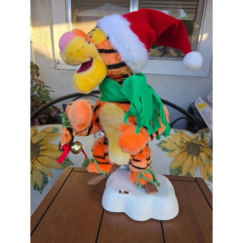 VTG 1999 Telco Disney Tigger Animated Christmas Figure Skiing WORKS video BOX
